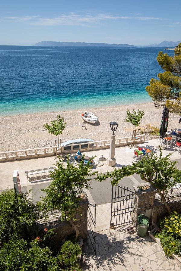 Beach Front Apartment Подгора Экстерьер фото